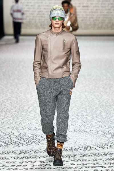 Look 39